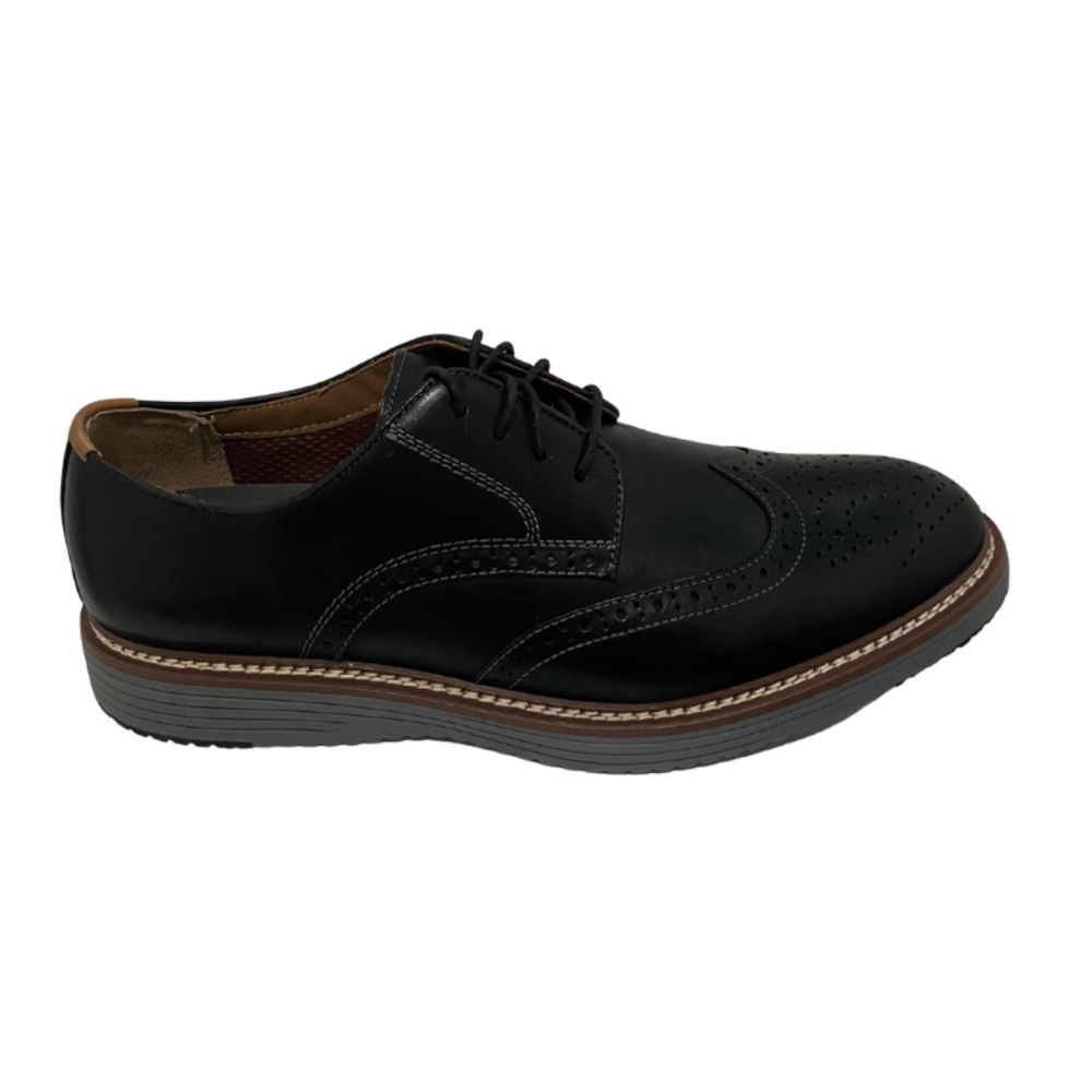 Mens Johnston & Murphy Upton Wing Tip Oxford in Black Leather. 20-3531